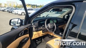 Kia Carnival Бензин 9-Seater Signature 2023 года из Южной Кореи