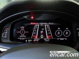 Audi RSQ8 4.0 TFSI 4WD 2021 года из Южной Кореи