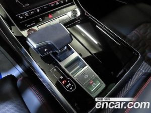 Audi RSQ8 4.0 TFSI 4WD 2021 года из Южной Кореи