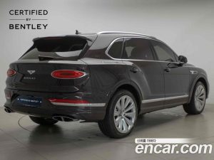 Bentley Bentayga 4.0 V8 Azure 2023 года из Южной Кореи