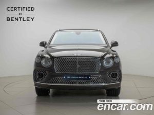 Bentley Bentayga 4.0 V8 Azure 2023 года из Южной Кореи