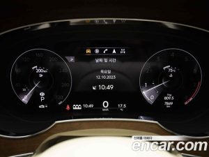 Bentley Bentayga 4.0 V8 Azure 2023 года из Южной Кореи