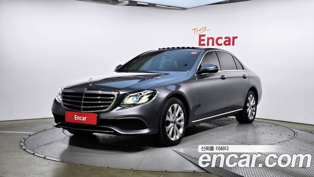 Mercedes-Benz E-Class E220d 4MATIC Exclusive 2019 года из Кореи