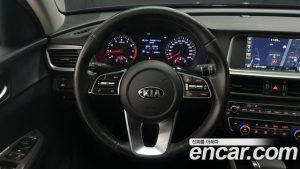 Kia K5 2.0 2020 года из Южной Кореи
