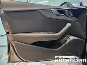 Audi A5 40 TDI 4WD Premium Sportback 2023 года из Южной Кореи