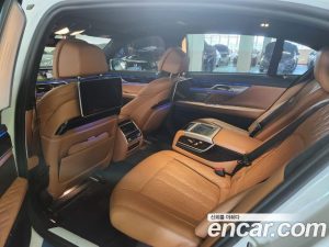BMW 7-Series 740Li xDrive M Sport 2021 года из Южной Кореи