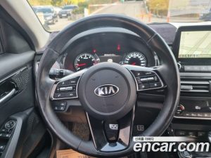 Kia Seltos Бензин 1.6 Turbo 2WD 2020 года из Южной Кореи