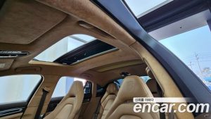 Porsche Panamera 4.0 Turbo 2020 года из Южной Кореи