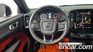 Volvo XC40 B4 R-디자인 2021 года из Южной Кореи
