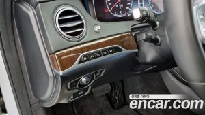 Mercedes-Benz S-Class Maybach S560 4MATIC 2020 года из Южной Кореи
