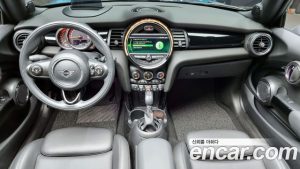 Mini Cooper Convertible DEFAULT 2019 года из Южной Кореи