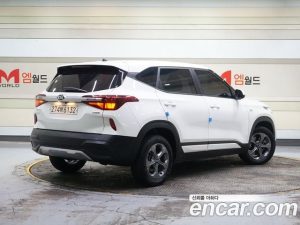 Kia Seltos Бензин 1.6 Turbo 2WD 2022 года из Южной Кореи