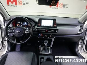 Kia Seltos Бензин 1.6 Turbo 2WD 2022 года из Южной Кореи