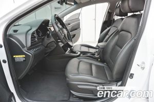Hyundai AVANTE 1.6 2020 года из Южной Кореи