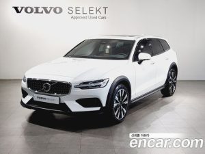 Volvo V60 B5 ULTIMATE AWD 2023 года из Южной Кореи