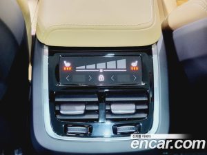 Volvo V60 B5 ULTIMATE AWD 2023 года из Южной Кореи