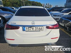 Mercedes-Benz E-Class E250 Avantgarde 2021 года из Южной Кореи