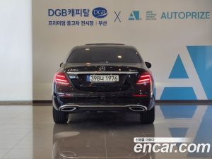 Mercedes-Benz E-Class E220d 4MATIC Exclusive 2020 года из Южной Кореи