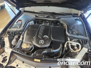 Mercedes-Benz E-Class E220d 4MATIC Exclusive 2020 года из Южной Кореи