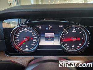 Mercedes-Benz E-Class E220d 4MATIC Exclusive 2020 года из Южной Кореи