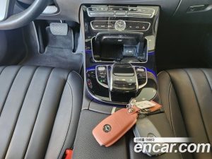 Mercedes-Benz E-Class E220d 4MATIC Exclusive 2020 года из Южной Кореи