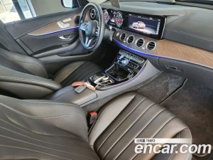 Mercedes-Benz E-Class E220d 4MATIC Exclusive 2020 года из Южной Кореи