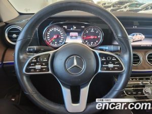 Mercedes-Benz E-Class E220d 4MATIC Exclusive 2020 года из Южной Кореи