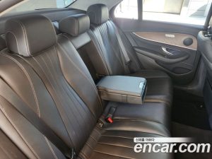 Mercedes-Benz E-Class E220d 4MATIC Exclusive 2020 года из Южной Кореи