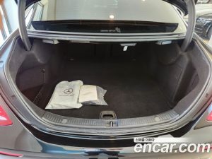 Mercedes-Benz E-Class E220d 4MATIC Exclusive 2020 года из Южной Кореи