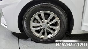 Hyundai AVANTE 1.6 2020 года из Южной Кореи