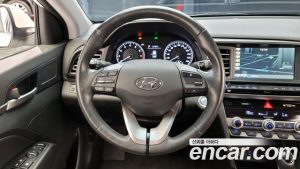 Hyundai AVANTE 1.6 2020 года из Южной Кореи