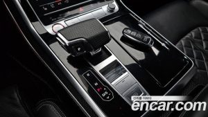 Audi SQ8 4.0 TDI 4WD 2020 года из Южной Кореи