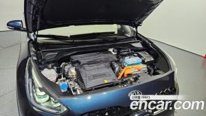 Kia Niro 1.6 HEV 2020 года из Южной Кореи