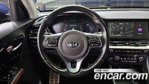 Kia Niro 1.6 HEV 2020 года из Южной Кореи