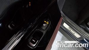 Kia Niro 1.6 HEV 2020 года из Южной Кореи