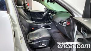 Jaguar F-PACE 20d Prestige 2019 года из Южной Кореи