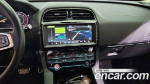 Jaguar F-PACE 20d Prestige 2019 года из Южной Кореи