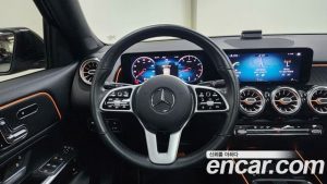 Mercedes-Benz GLB-Class GLB220 2021 года из Южной Кореи