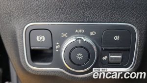 Mercedes-Benz GLB-Class GLB220 2021 года из Южной Кореи