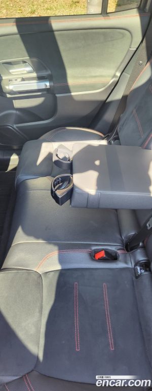 Mercedes-Benz GLB-Class GLB250 4MATIC 2021 года из Южной Кореи