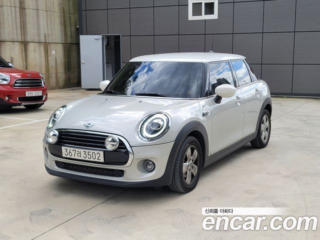 Mini Cooper 5Door DEFAULT 2021 года из Кореи