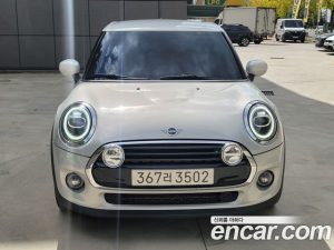 Mini Cooper 5Door DEFAULT 2021 года из Южной Кореи