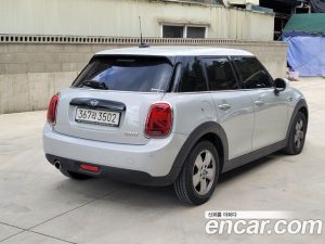 Mini Cooper 5Door DEFAULT 2021 года из Южной Кореи