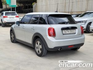 Mini Cooper 5Door DEFAULT 2021 года из Южной Кореи