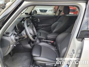 Mini Cooper 5Door DEFAULT 2021 года из Южной Кореи