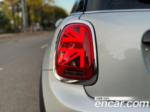Mini Cooper DEFAULT 2021 года из Южной Кореи