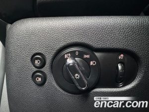 Mini Cooper DEFAULT 2021 года из Южной Кореи