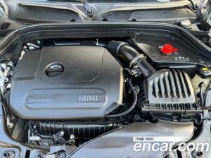 Mini Cooper DEFAULT 2021 года из Южной Кореи