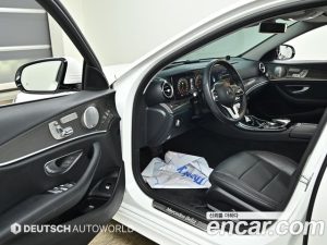 Mercedes-Benz E-Class E300 4MATIC AMG Line 2020 года из Южной Кореи