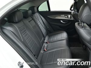 Mercedes-Benz E-Class E300 4MATIC AMG Line 2020 года из Южной Кореи